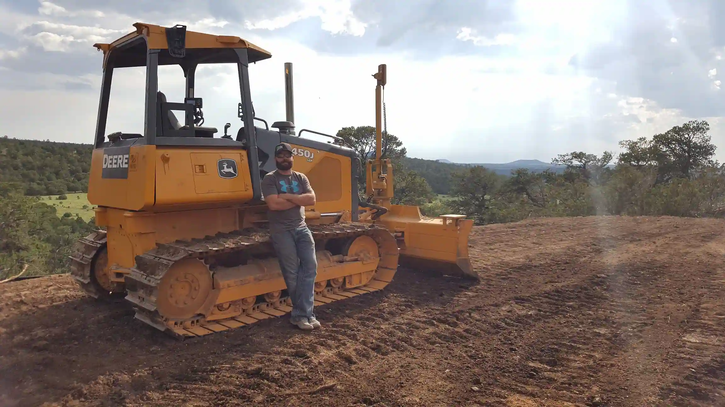 Cutting Edge Grading - Heavy equipment in action